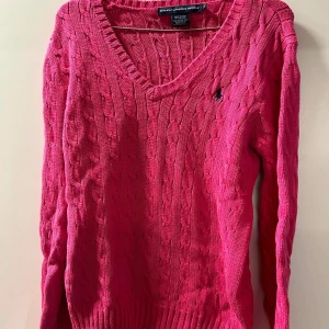 Polo Ralph lauren women - Plagget är använt 1 gång värd ca 2000kr Säljer mycket billigare, pris kan diskuteras. Äkta och passar S-L beroende på passform 