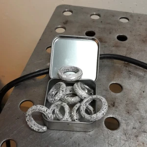 Ringar diverse storlekar - Helt av tenn Finns i flera olika storlekar 