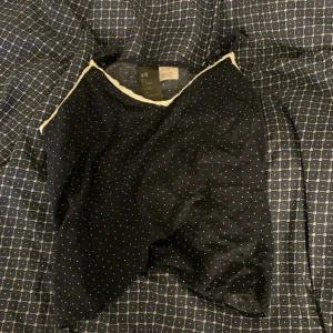 Blått Linne - Ett jätte sött Blått linne med vit spets