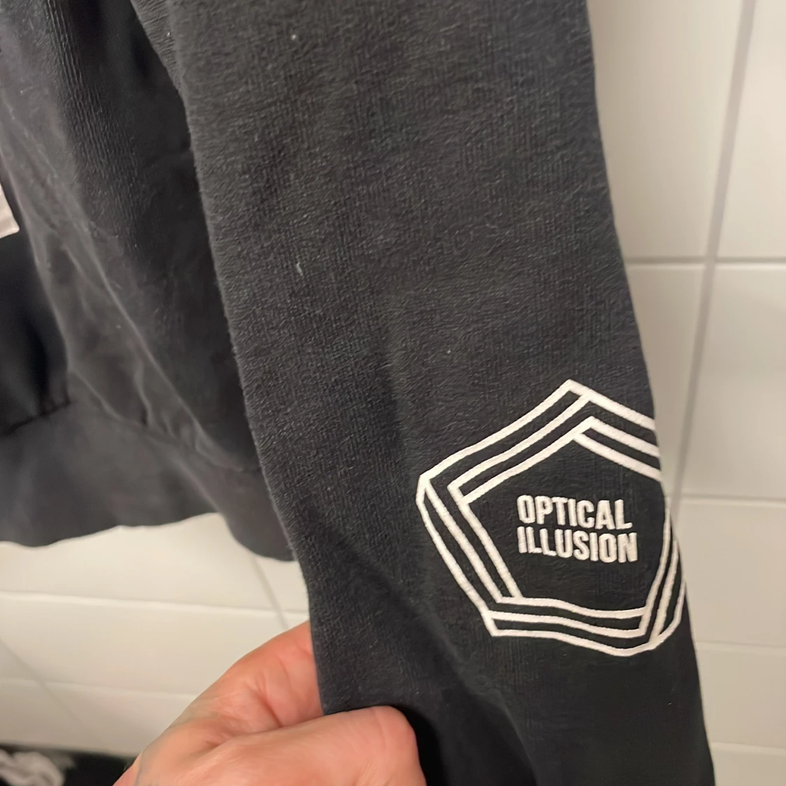 Optical illusion hoodie - 90