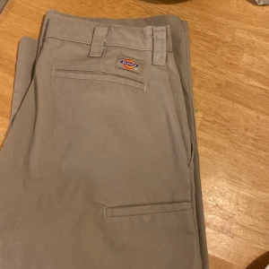 Dickies byxor  - Fina dickies byxor i väldigt bra skick