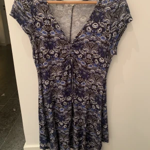 Tunika  - Blåblommig tunika