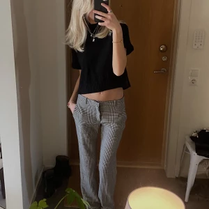 Kostymbyxor  - As snygga kostymbyxor i lite ”stickat” material från zara☺️❤️