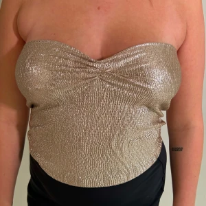 Bandeautopp - Storlek L/XL, 149kr Köp här eller på Instagram DM @bandeau_dsgn.uf