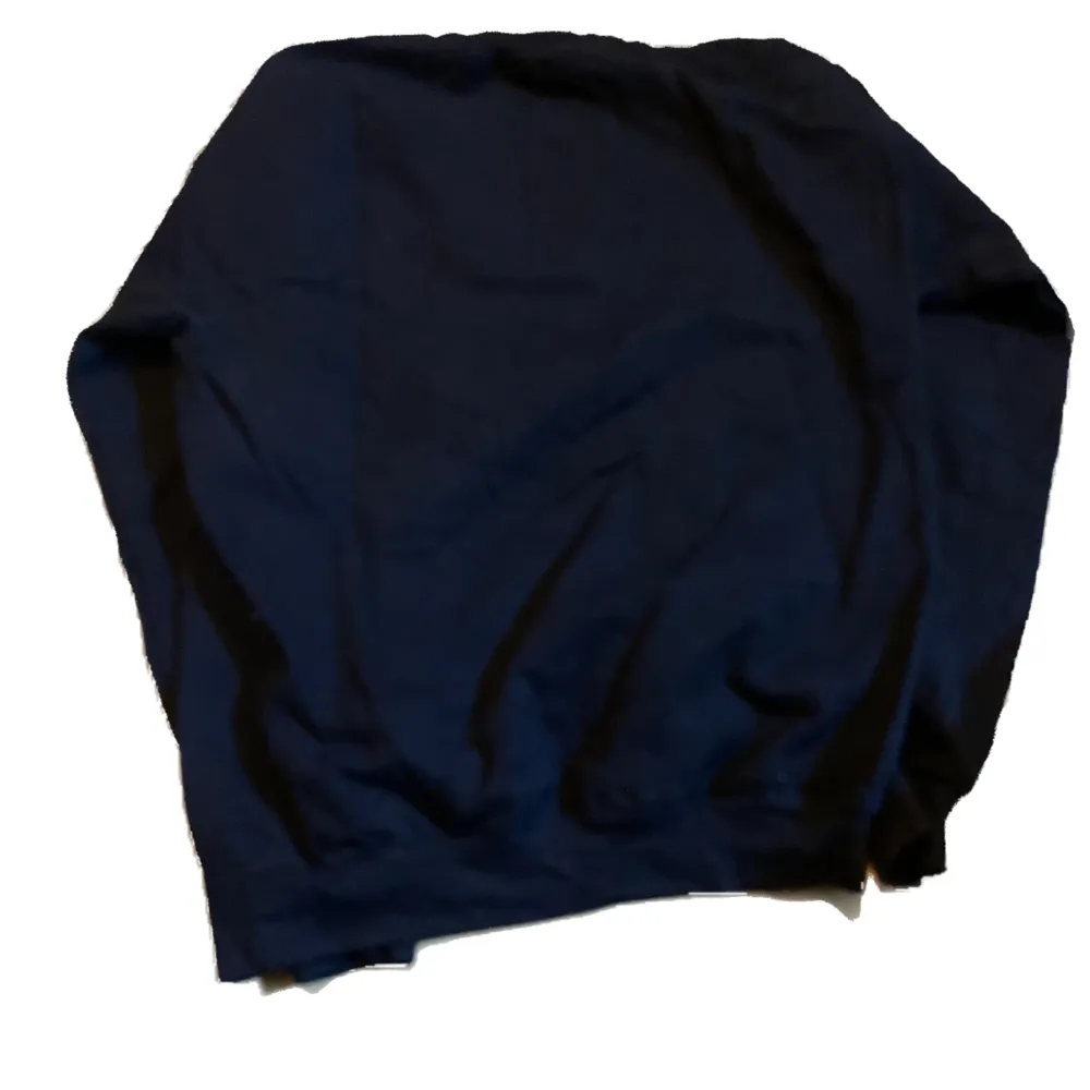 ✅ Vintage Sweatshirt                                                            ✅ Size: small                                                                                           ✅ Condition: 10/10 . Hoodies.