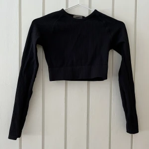 Träningströja - Tröja från aim'n sportswear, endast provad, köparen står för frakten!