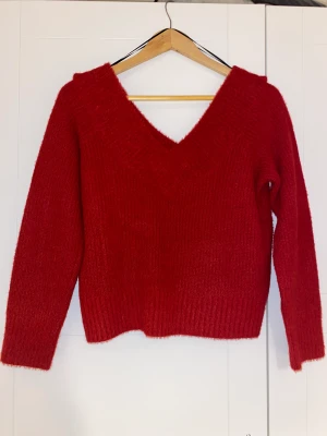 Hm tröja, M storlek  - Den här är ny och har använd bara en gång.