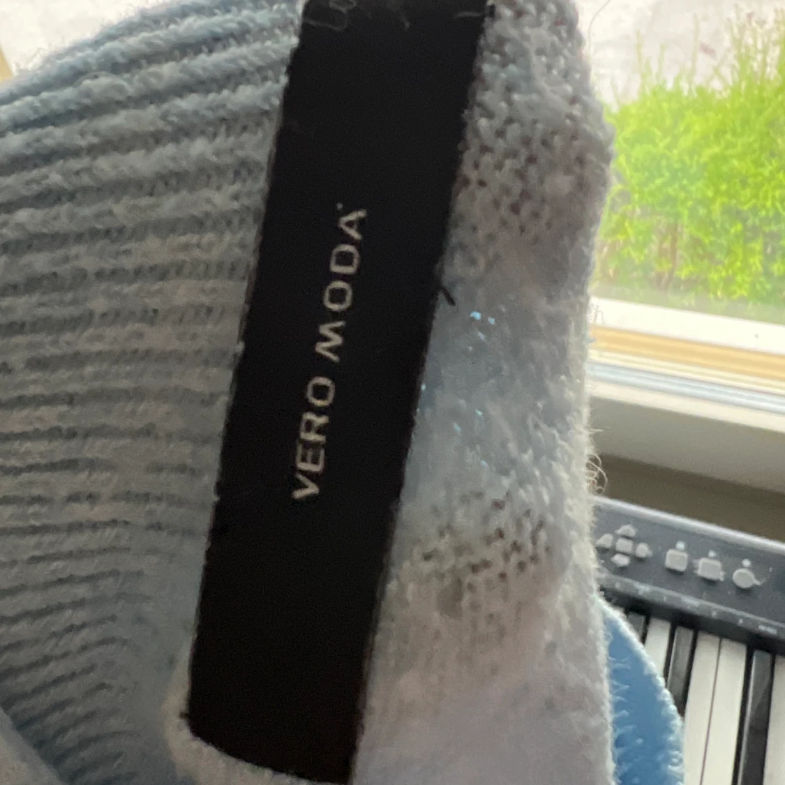 stickad blå tröja - 91