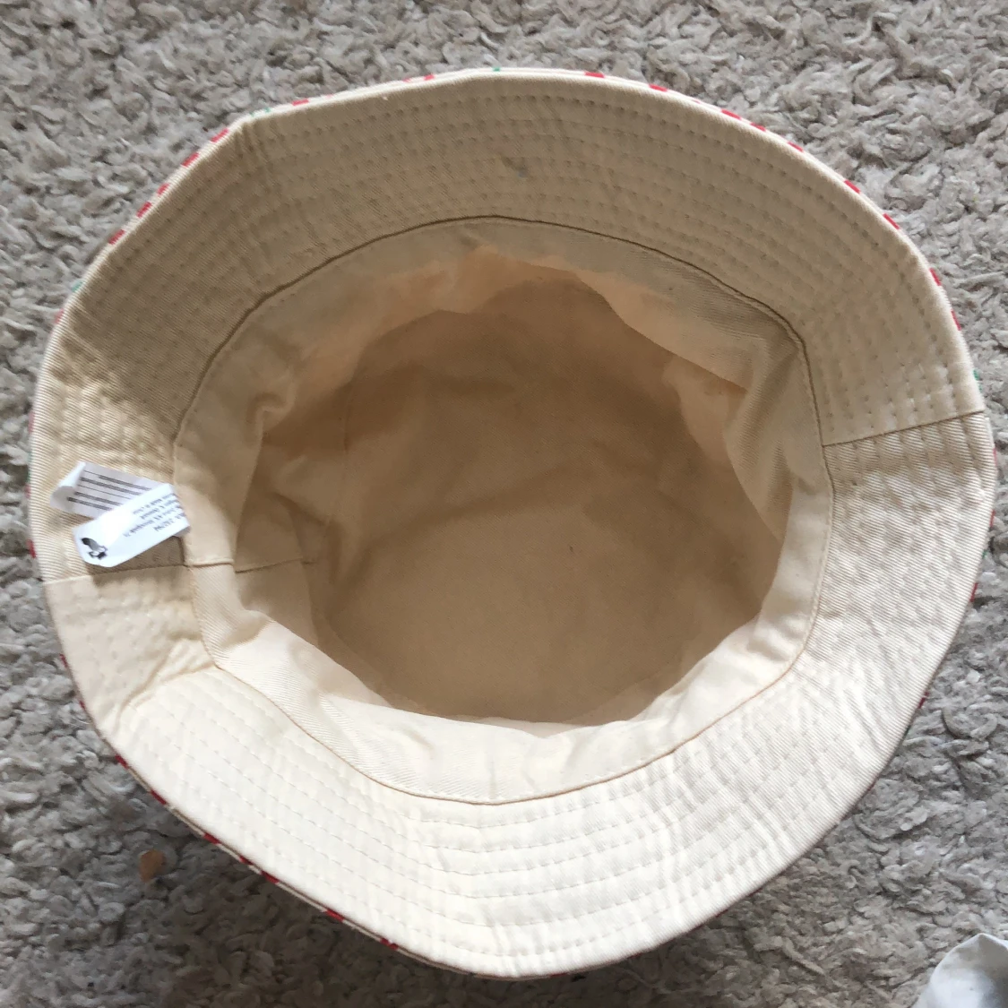 🍒Körsbär hat🍒 - 90