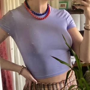 Cool blå topp - Ashäftig croppad teöja