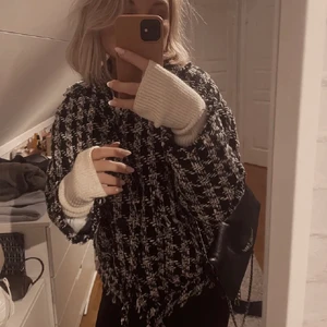 Svart vit jacka - Jättefin jacka som är använd endast 1 gång och är i storlek S💓💓