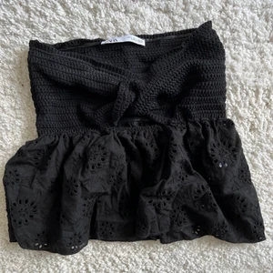 Zara topp - Populära och eftertraktade zara toppen ”stickad kombinerad topp”, helt ny i storlek S. Köpt för 279kr. Skriv priv. Helt slutsåld på zaras hemsida! Skickas spårbart för 66kr