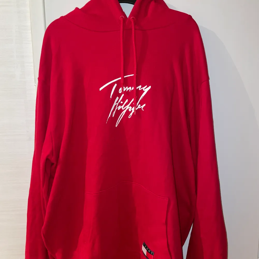 Har använt typ 10ggr, ser ny ut. Nypris 1100kr. Hoodies.