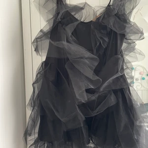 Monki tulle dress - black tulle dress from Monki. knee lenght.