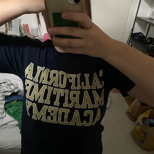 Tshirt med tryck - köpt secondhand fint skick