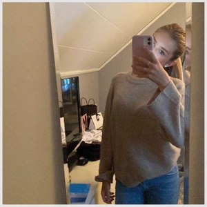 Stickad tröja - Säljer denna jätte fina tröja från lager 157 använd endast 1 gång och den är som ny orginal pris 170 tror jag