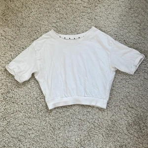 Topp - Säljer denna då den inte riktigt är min stil längre 💗