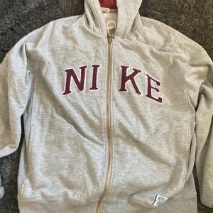 Vintage Nike zip up - Nike zip up som jag nästan aldrig använt