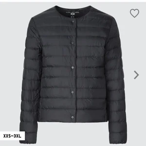 Uniqlo jacka  - Knappast använd dunjacka ifrån uniqlo. Köpt på plick för 800kr (nypris)