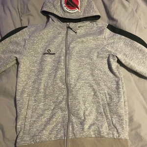 Zip-up - Kommer inte till andvändning ❤️