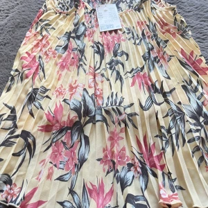 Gult linne  - Gult oanvänt linne 