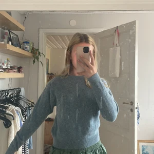 Stickad tröja  - Stickad tröja från uniqlo. fint skick. Skickas spårbart med Postnord. 