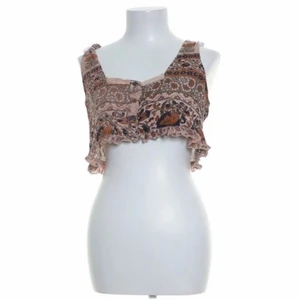 Topp - Asgullig topp men behöver plats i garderoben. Möts i Stockholm eller skickar mot fraktkostnad 💕