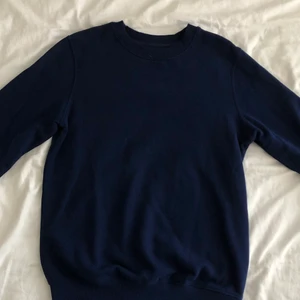 Marinblå sweatshirt - Marinblå sweatshirt från Cubus