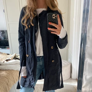 Kappa  - Skit snygg och elegant kappa som passar perfekt nu till hösten😍