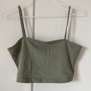 Grönt linne - Grönt linne från h&m, aldrig använt💕