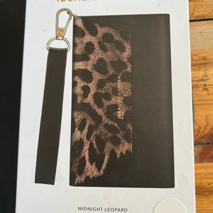 Helt ny Cluth  - I phone 13 Helt ny i orginalförpackningen säljes pga fel modell 