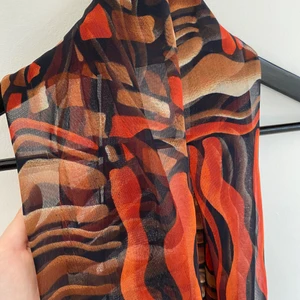 Sjal  - Fin mönstrad sjal. Perfekt sjal till hösten!🍂🍁