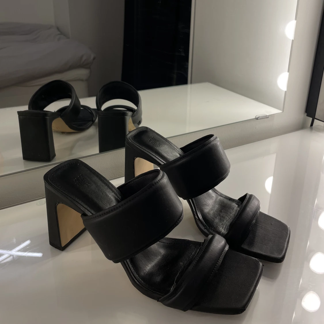 Svarta Klackskor  - 90