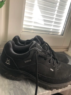 Haglöfs skor  - Använde dem 5 gånger Max då va jag ute i skogen med dem 