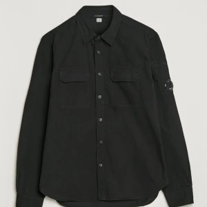 C.P Company overshirt - C.P Company overshirt  Storlek M Skick 10/10 Använd 1 gång  Tags och kvitto finns  Nypris runt 2300kr Hör av dig vid intresse, fler bilder!
