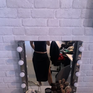 Svart satinkjol - Fint skick!