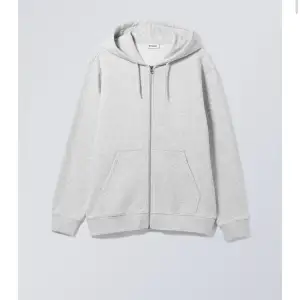 Säljer min oversized weekday zip up hoodie 🫶🏾
