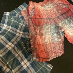 Pyjamas byxor  - Tvås stycken pyjamas byxor. Båda två för 60kr dem är i ett bra skick och kommer från Kappahl 