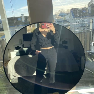 Topp - Söt omlott topp i storlek S, 100kr och köparen står för frakt🌸🌸