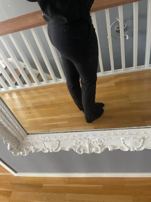 Kostymbyxa - Hej säljer nu ett par kostymbyxor från H&M i storlek 38