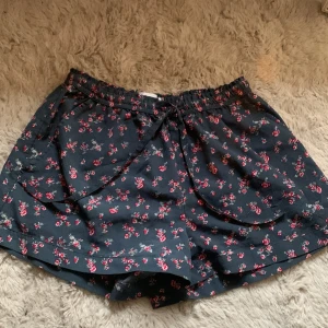 Shorts  - Shorts aldrig använda 