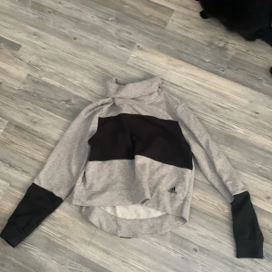 Polotröja - Polotröja från addias i stl xs