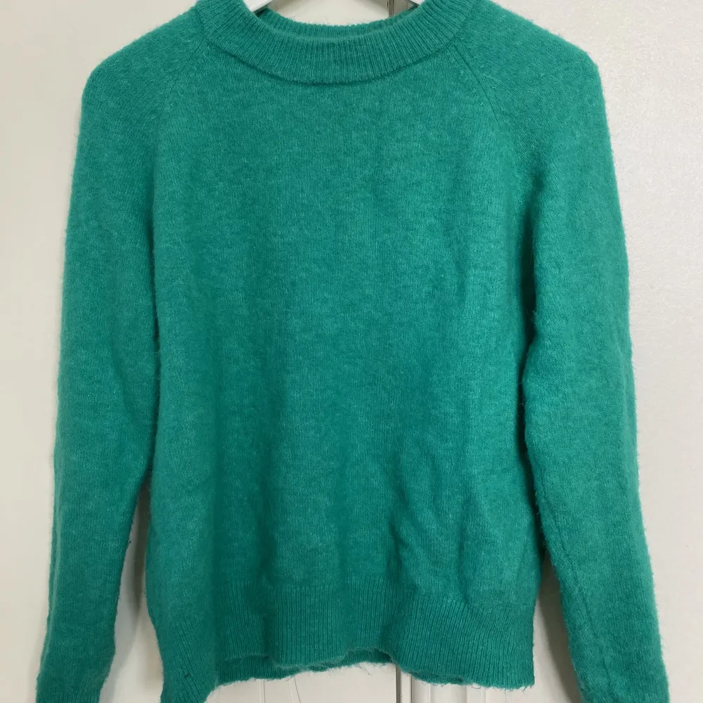 Grön stickad tröja från zara strl S, knappt använd!! 200kr+frakt. Stickat.