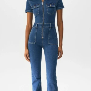 SÖKER - Söker denna jumpsuiten från pull & bear i storlek xs💗💗💗💗