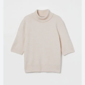 Stickad t-shirt med polokrage - Jättefin stickad t-shirt med polo från Hm