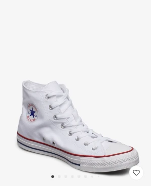 Converse - Säljer mina Fina converse skor då dom är för små för mig, dom är i fint skicka och är i storlek 37. Kom privat ifall ni vill ha egna bilder eller har frågor😍