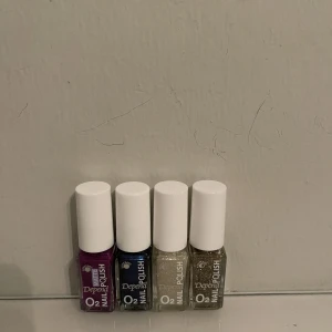 Nagellack  - 4 nagellack, alla för 80 kr - Oanvända - Köparen betalar för frakt - Inga returer - Betalning via köp direkt 