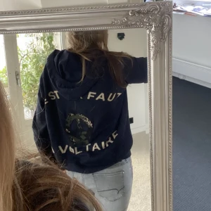 Intressekoll  - Intressekoll på min älsklingshoodie från Zadig & Voltaire 💘 Inte säker på att jag vill sälja men vid bra pris så gör jag det. Kom med prisförslag 🥰 Klicka ej på köp nu!!