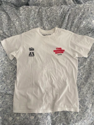 Eminem t-shirt - Eminem t-shirt i storlek M. Säljer då den inte kommer till användning längre. Nyskick! Köpare står för frakt