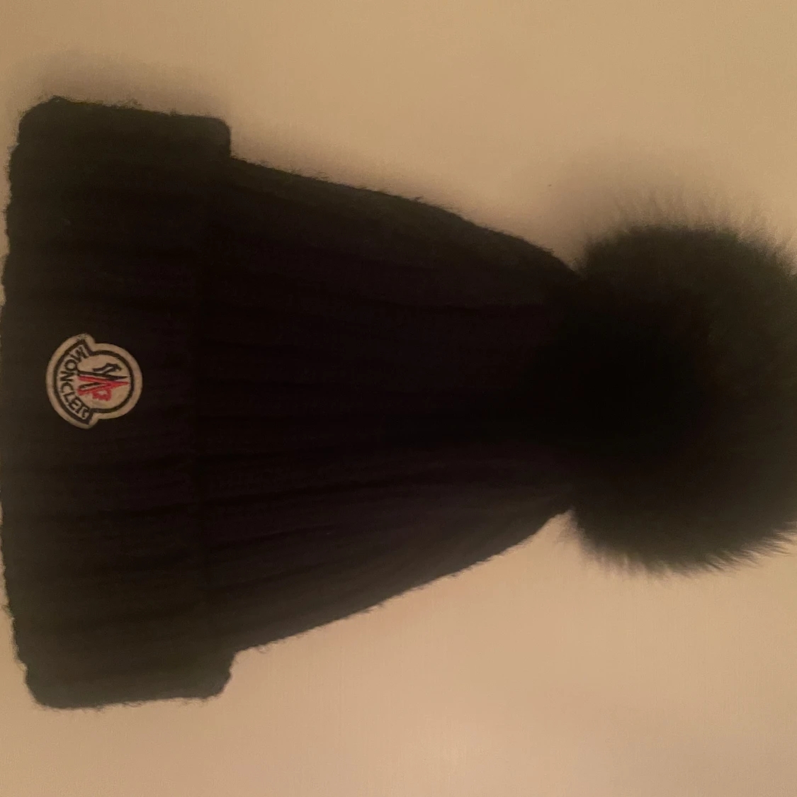 Moncler mössa  - 90